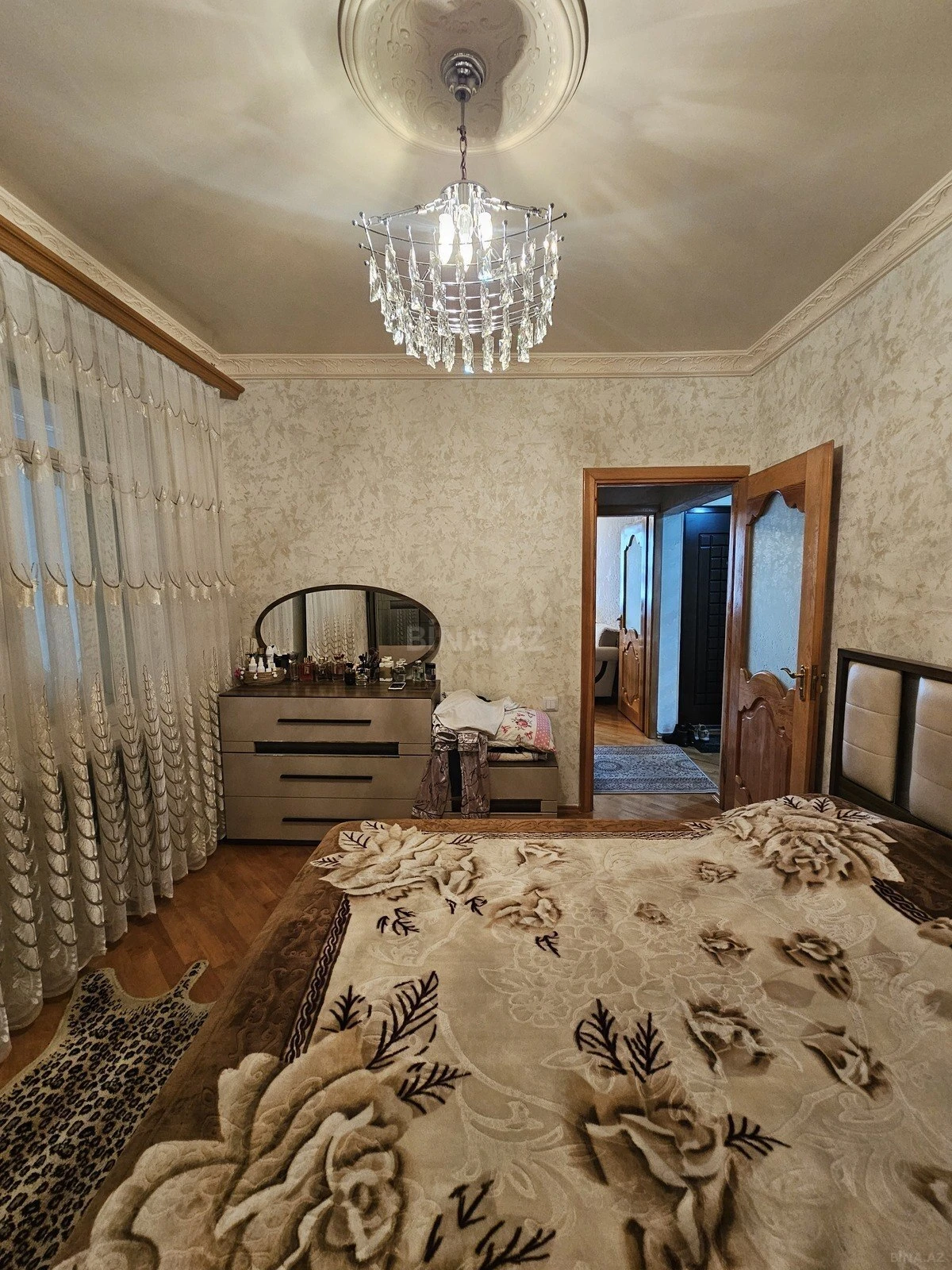 Satılır 2 otaqlı mənzil 70 m²