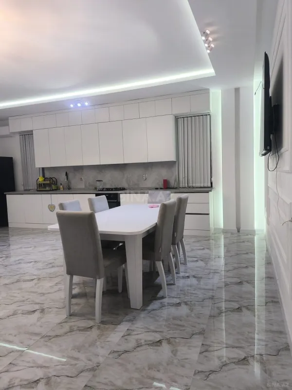Satılır 5 otaqlı həyət evi 600 m²