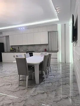 Satılır 5 otaqlı həyət evi 600 m²