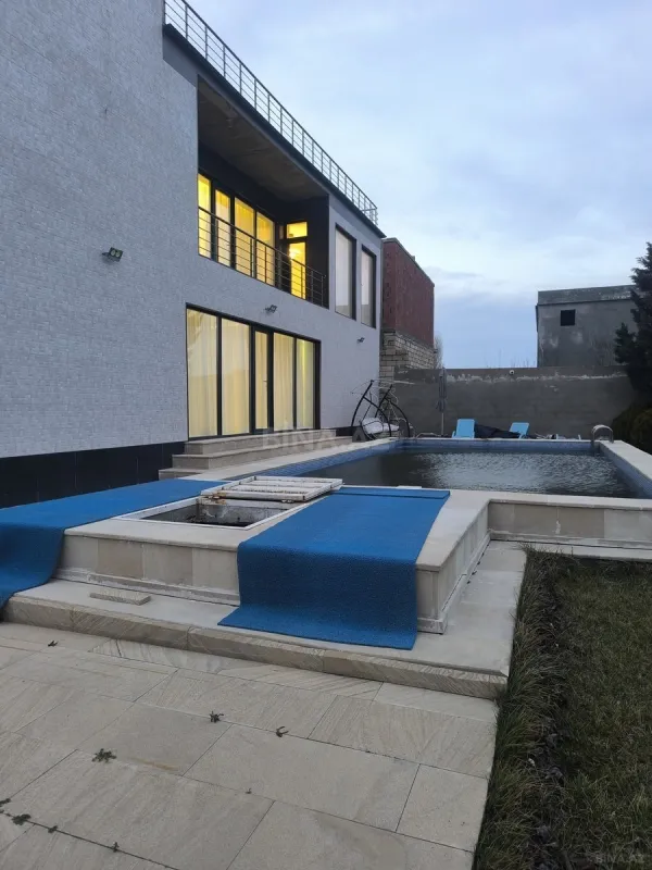 Satılır 5 otaqlı həyət evi 600 m²