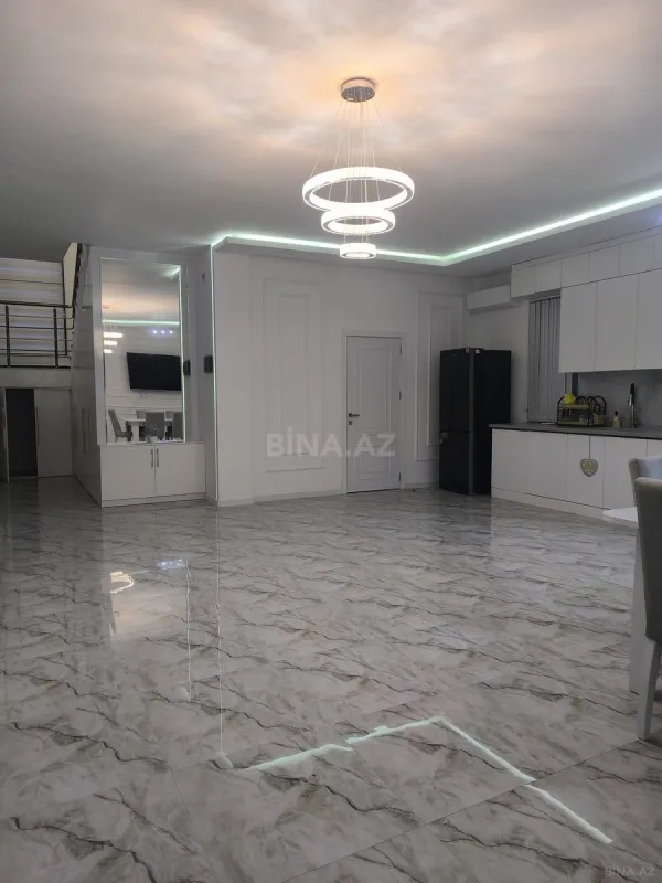 Satılır 5 otaqlı həyət evi 600 m²