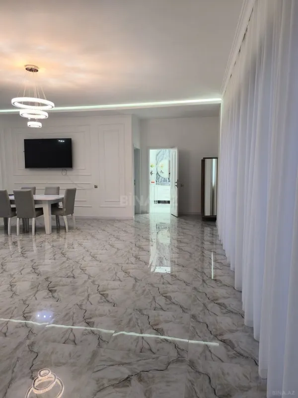 Satılır 5 otaqlı həyət evi 600 m²