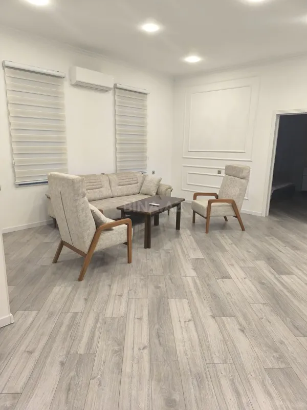Satılır 5 otaqlı həyət evi 600 m²