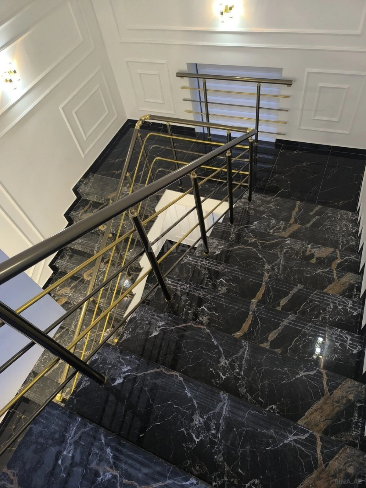 Satılır 5 otaqlı həyət evi 600 m²