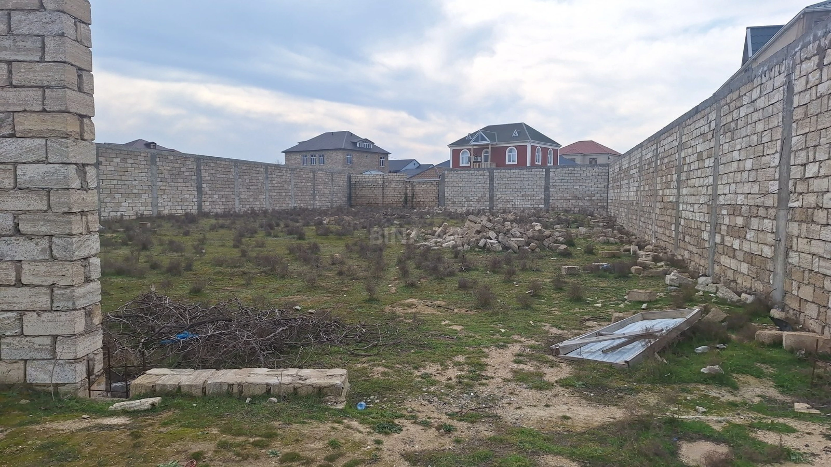 Satılır torpaq sahəsi 10 m²