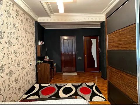 Satılır 4 otaqlı mənzil 140 m²