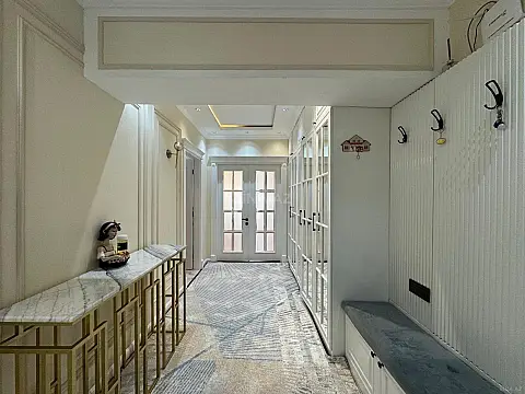 Satılır 3 otaqlı mənzil 127 m²