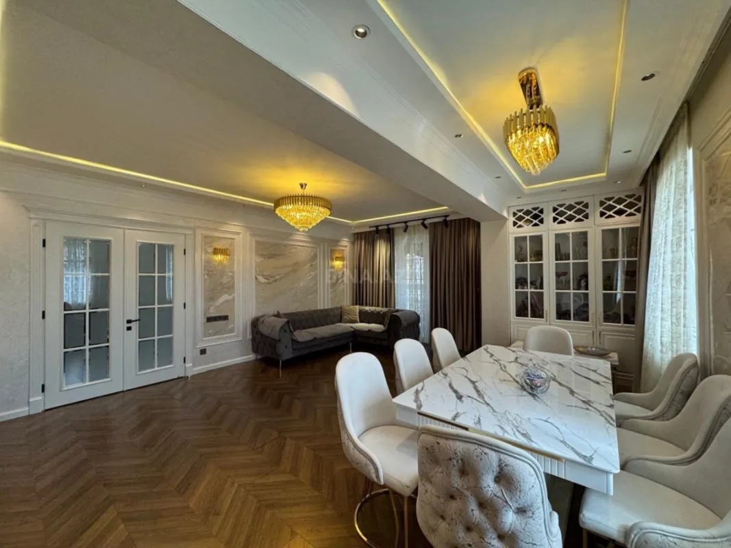 Satılır 3 otaqlı mənzil 127 m²