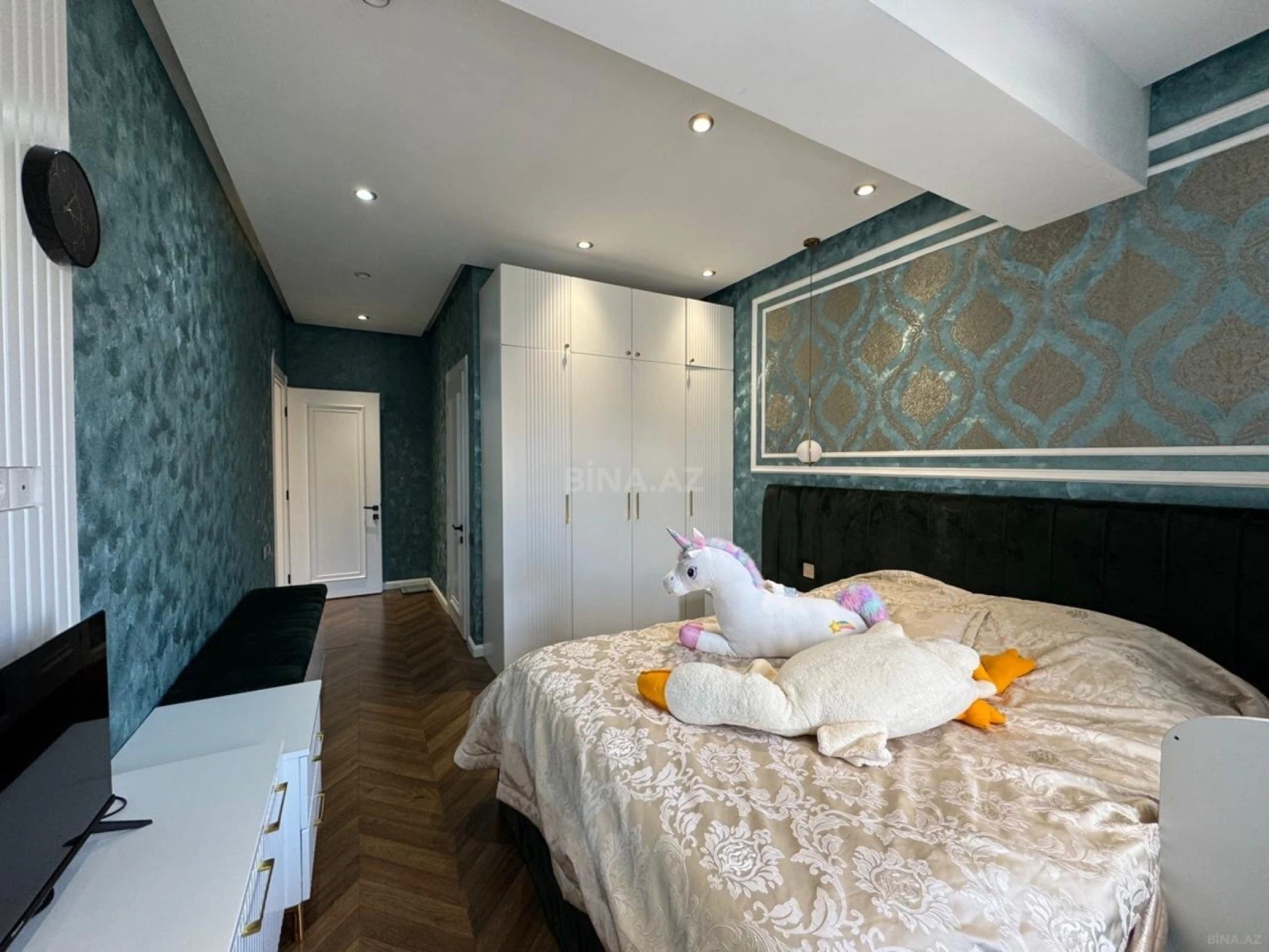 Satılır 3 otaqlı mənzil 127 m²