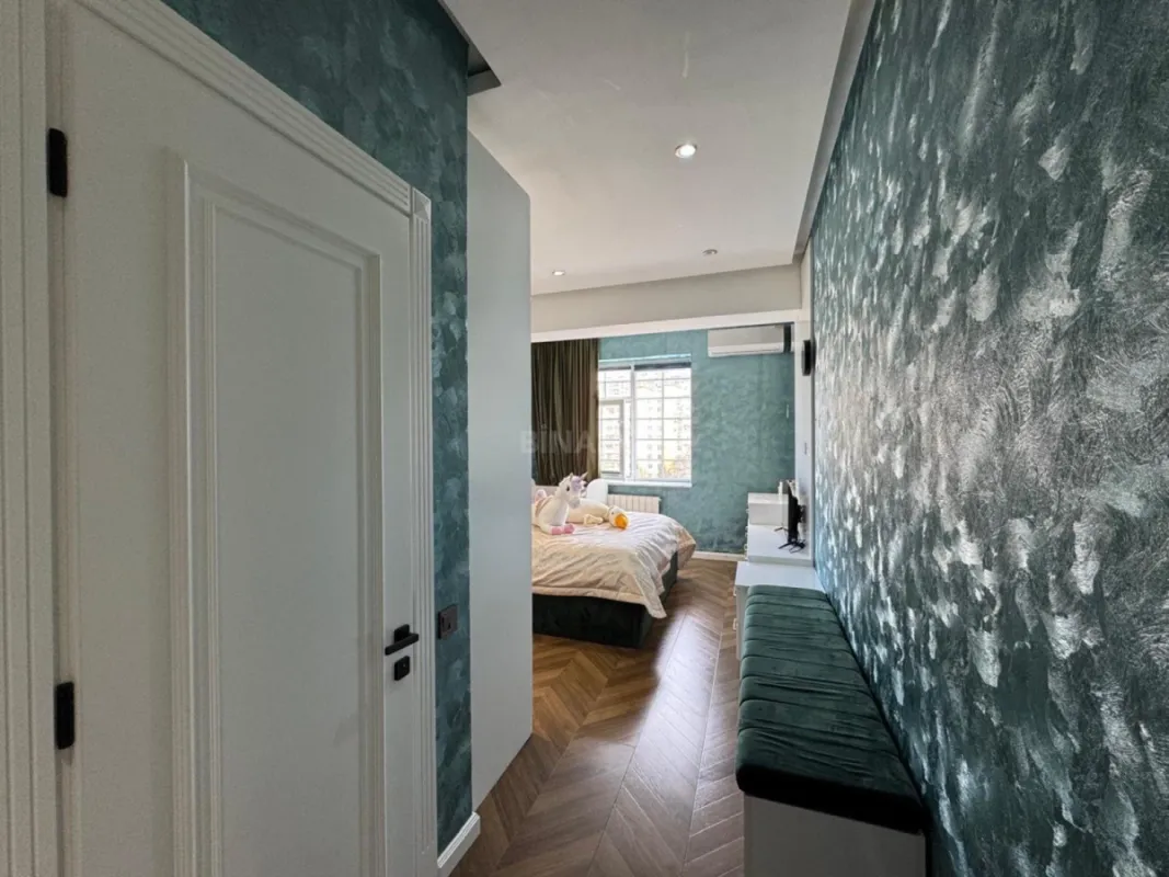 Satılır 3 otaqlı mənzil 127 m²