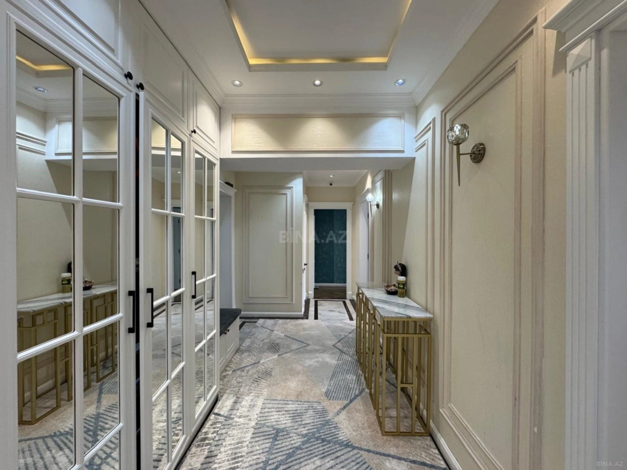 Satılır 3 otaqlı mənzil 127 m²