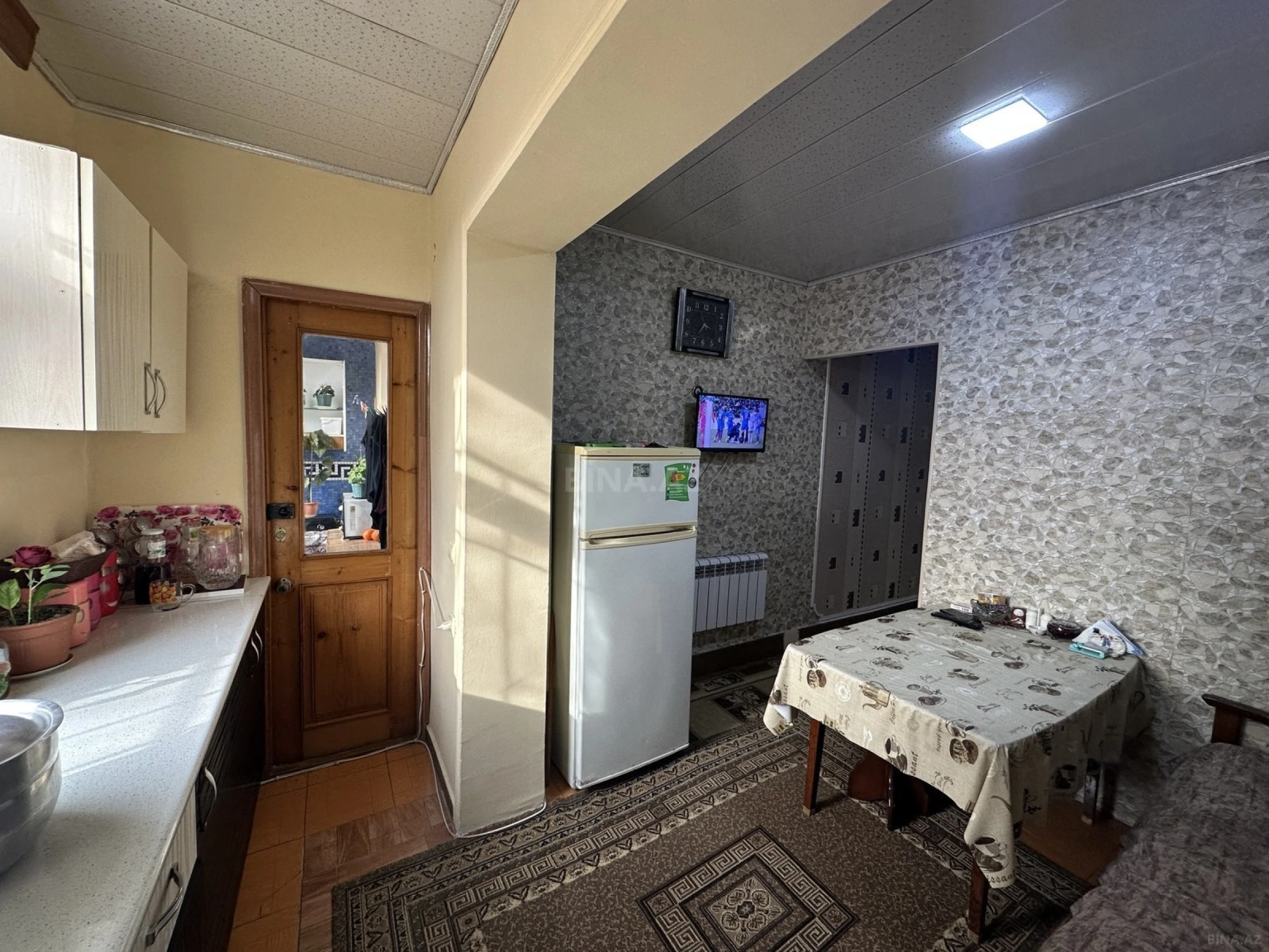 Satılır 2 otaqlı mənzil 61 m²