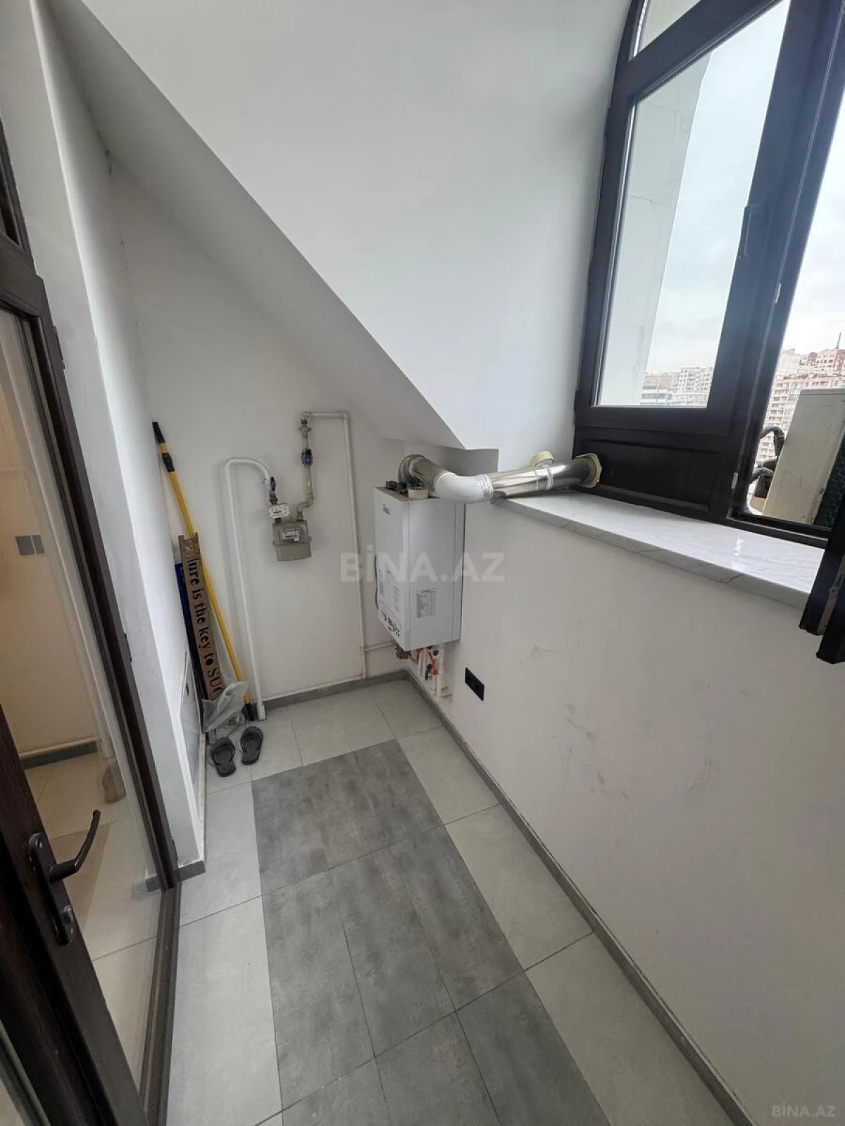 Kirayə verilir 2 otaqlı ofis 60 m²