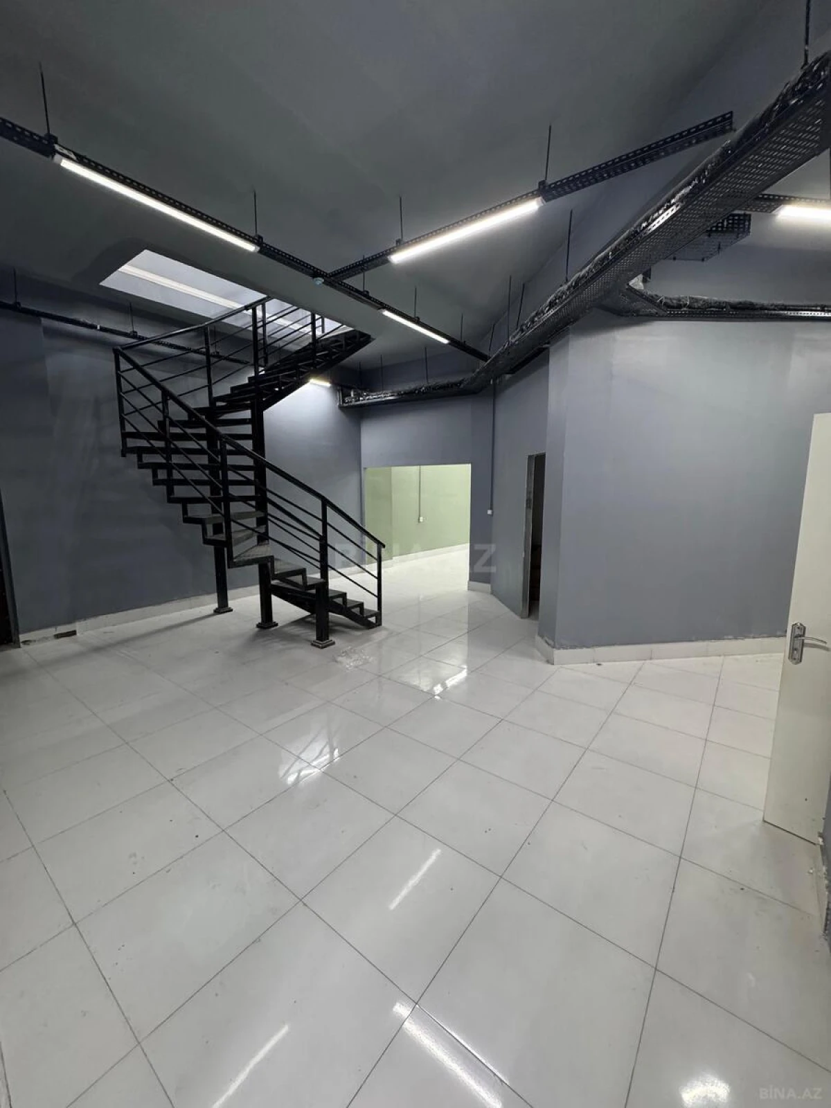 Kirayə verilir obyekt 250 m²