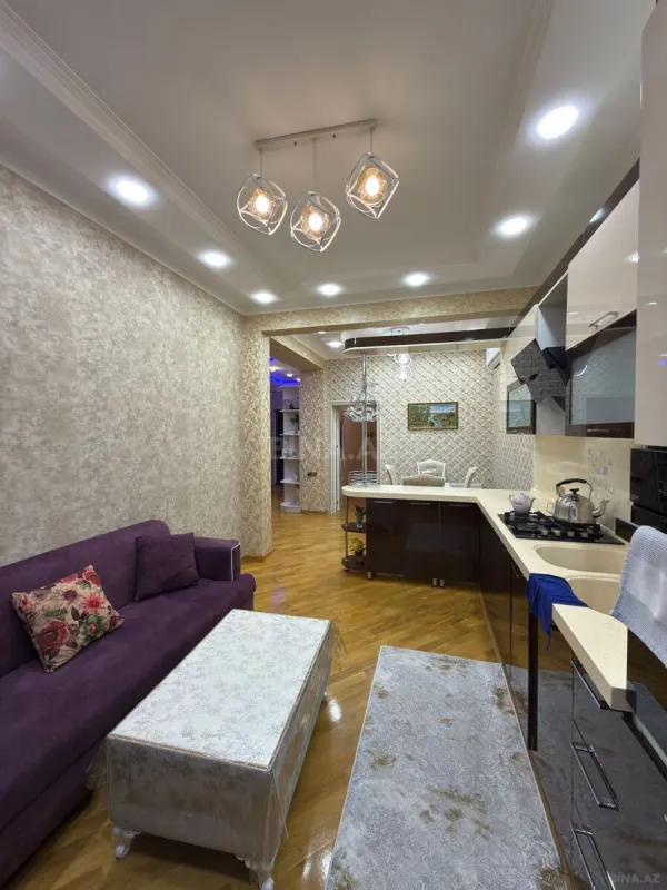 Kirayə verilir 6 otaqlı həyət evi 500 m²