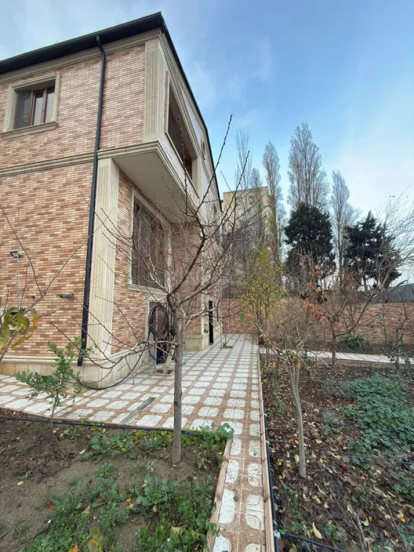 Kirayə verilir 6 otaqlı həyət evi 500 m²