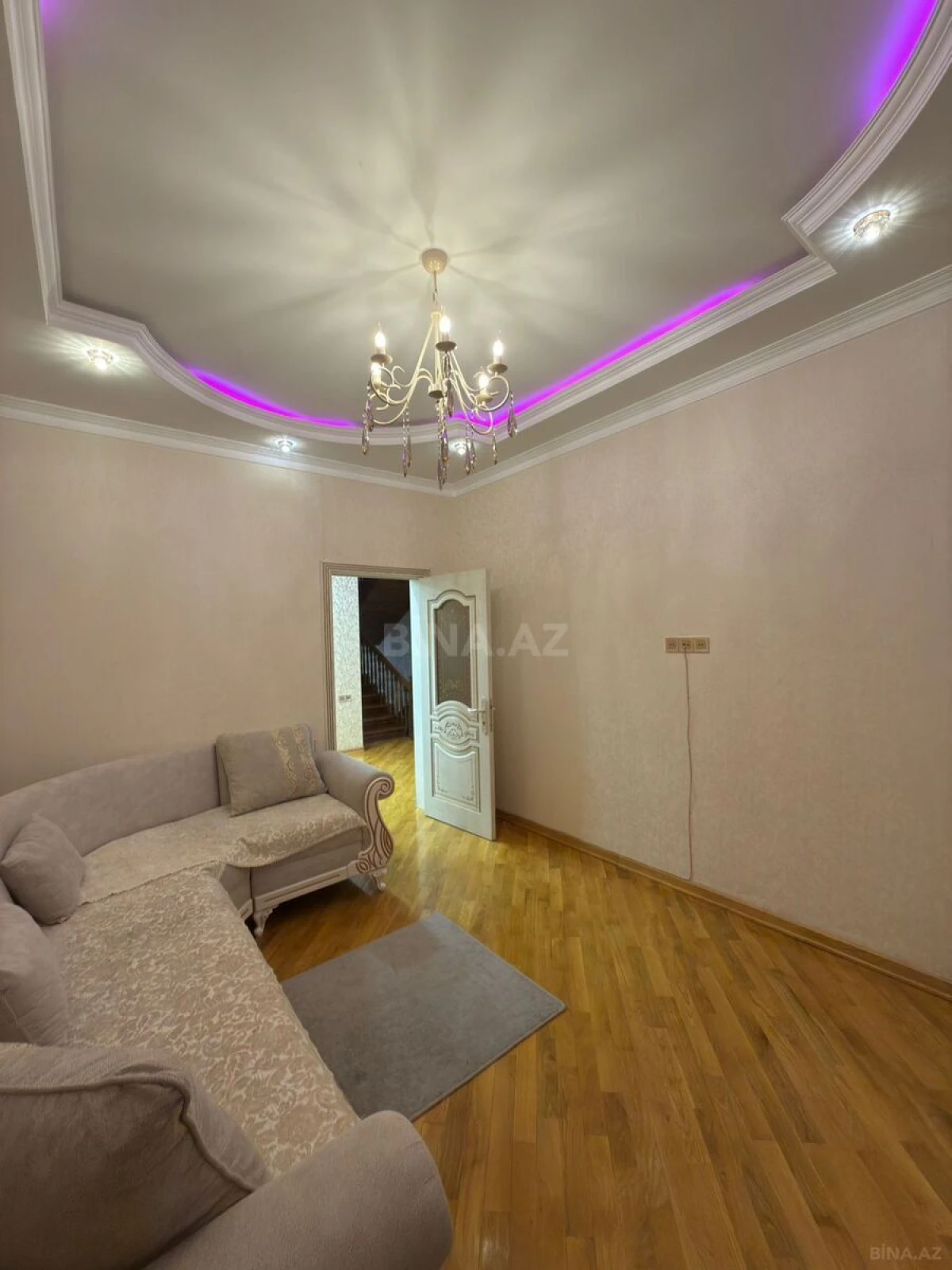 Kirayə verilir 6 otaqlı həyət evi 500 m²