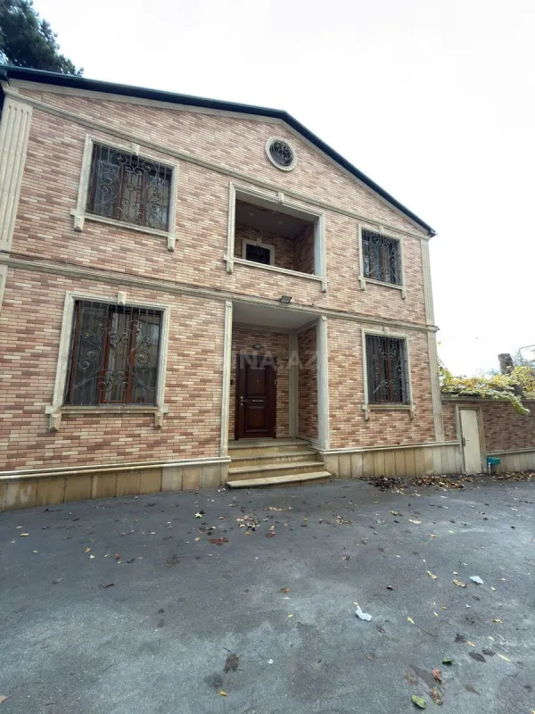 Kirayə verilir 6 otaqlı həyət evi 500 m²