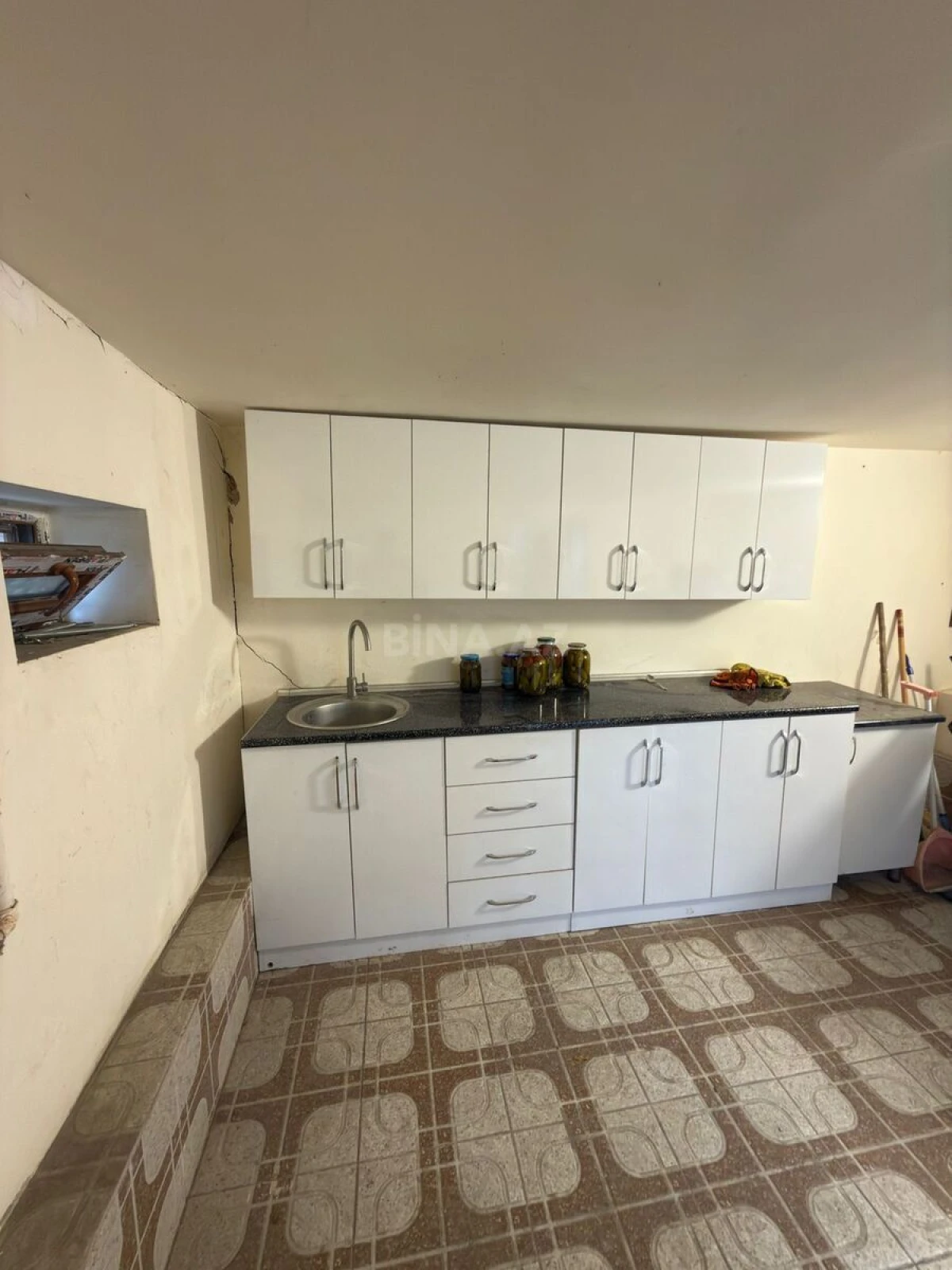 Kirayə verilir 6 otaqlı həyət evi 500 m²