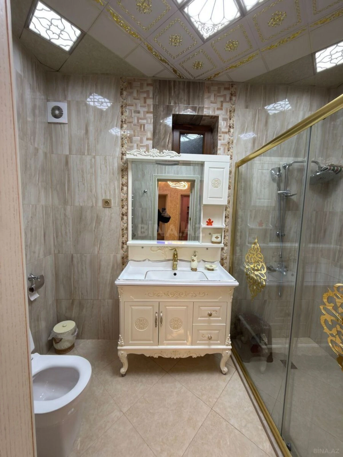 Kirayə verilir 6 otaqlı həyət evi 500 m²