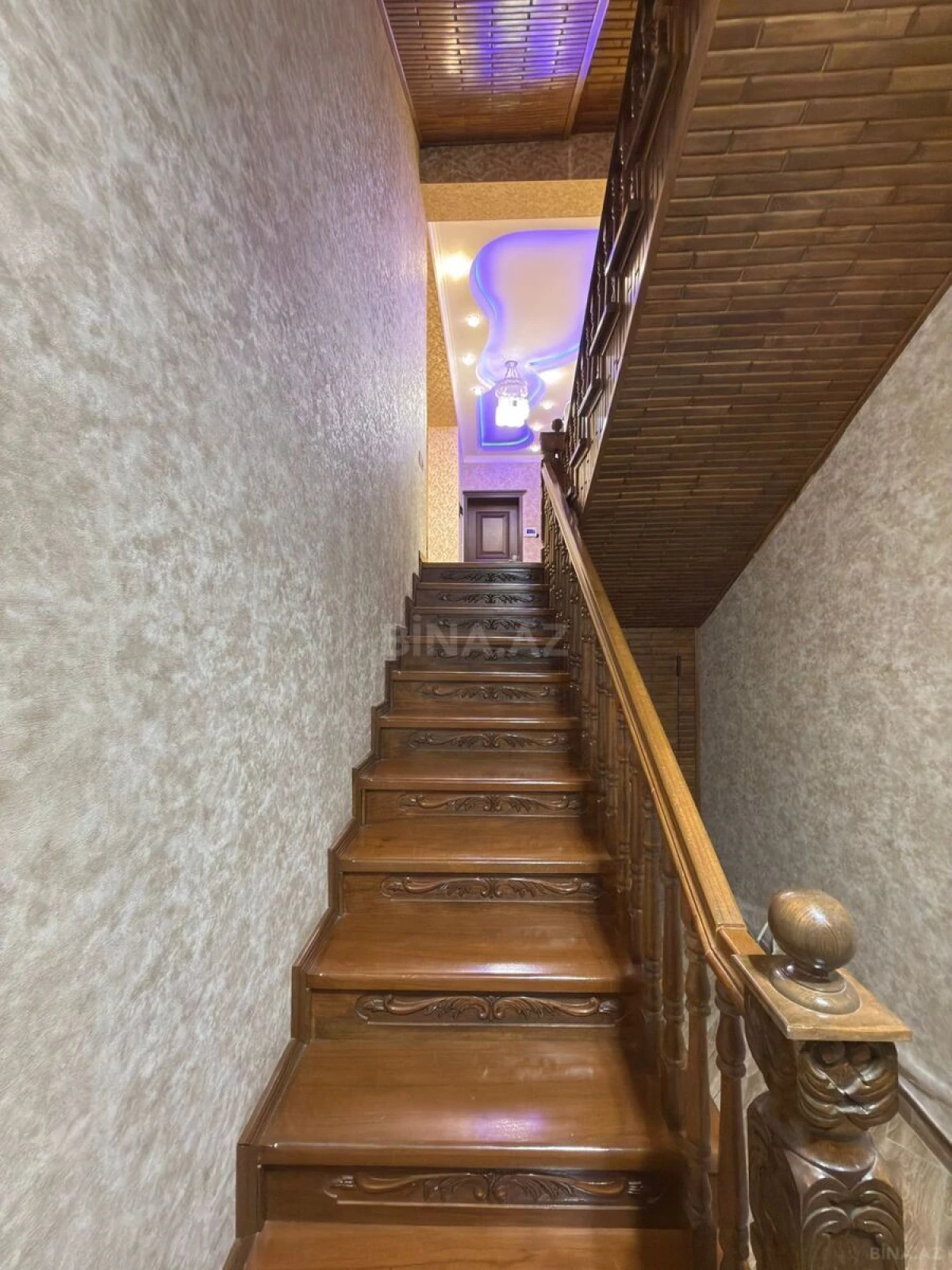 Kirayə verilir 6 otaqlı həyət evi 500 m²