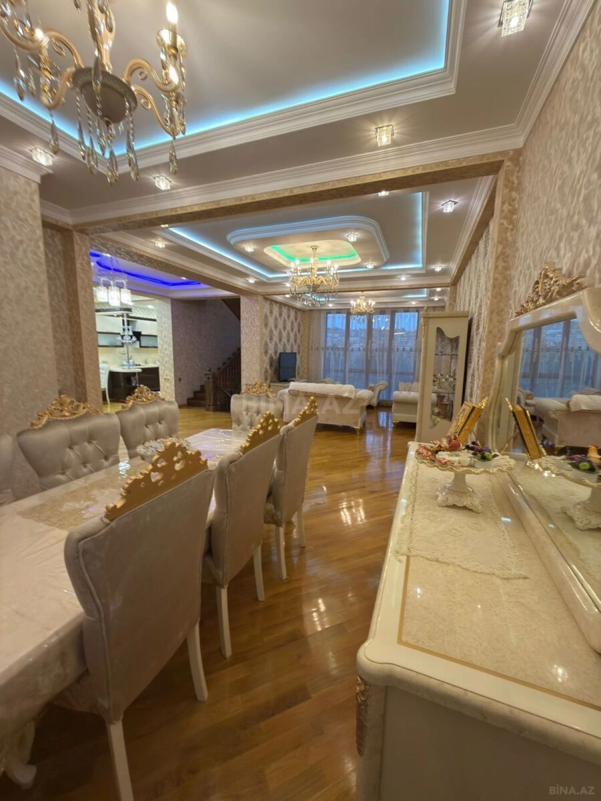 Kirayə verilir 6 otaqlı həyət evi 500 m²