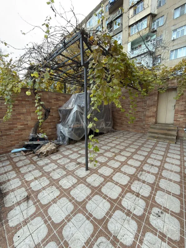 Kirayə verilir 6 otaqlı həyət evi 500 m²