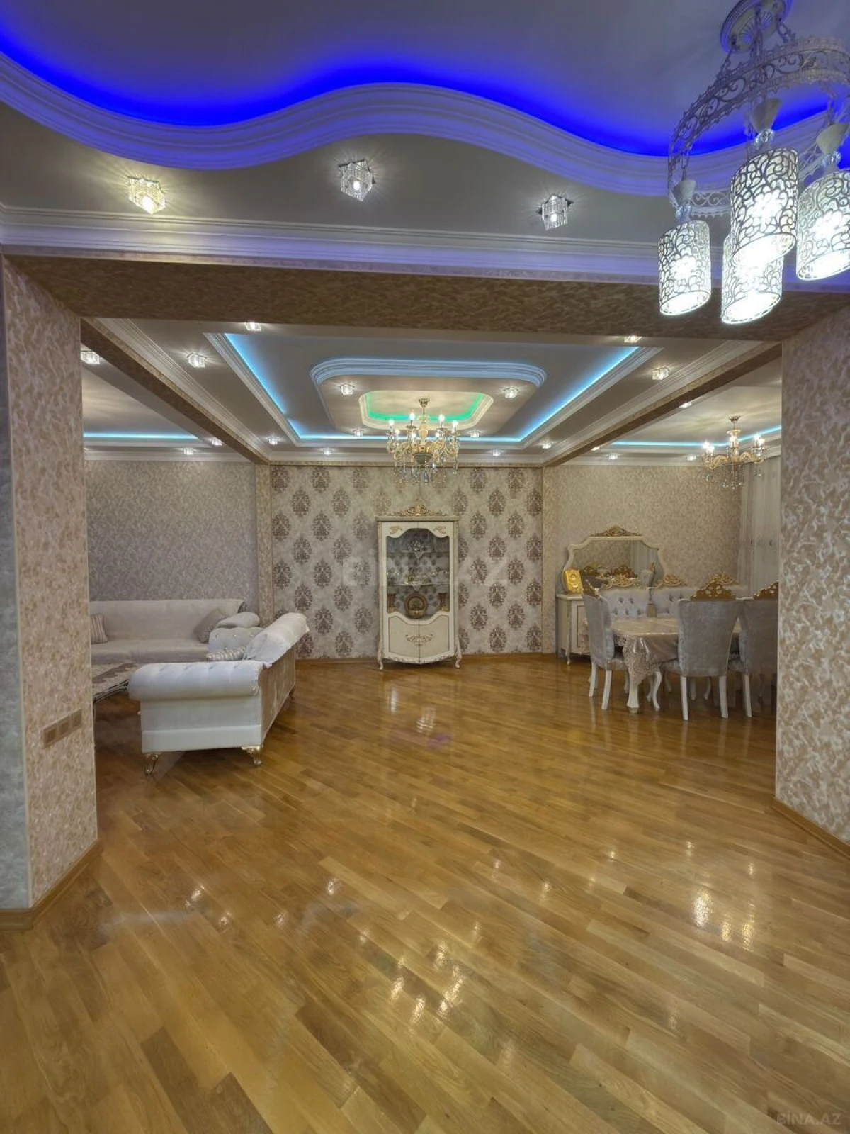 Kirayə verilir 6 otaqlı həyət evi 500 m²