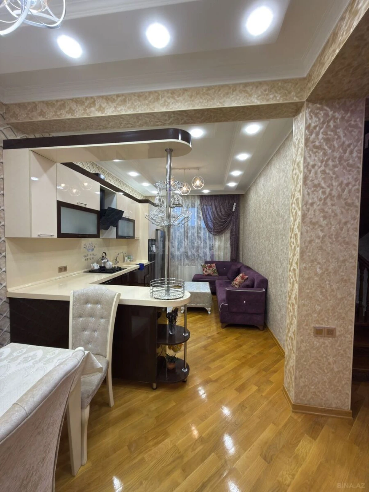 Kirayə verilir 6 otaqlı həyət evi 500 m²