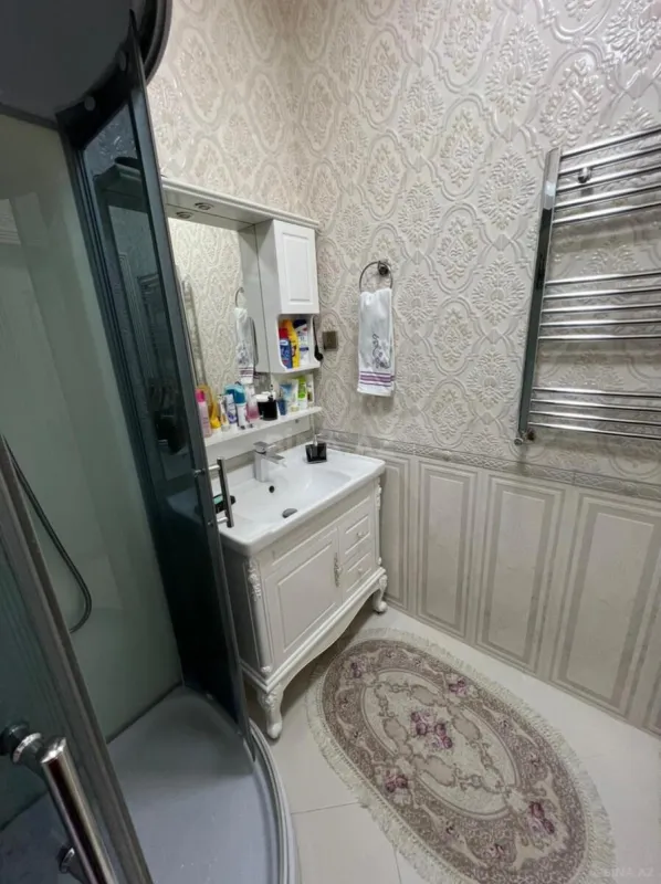 Satılır 3 otaqlı mənzil 130 m²