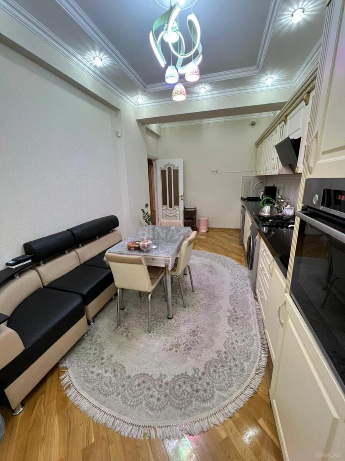 Satılır 3 otaqlı mənzil 130 m²