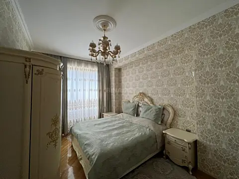 Satılır 3 otaqlı mənzil 130 m²