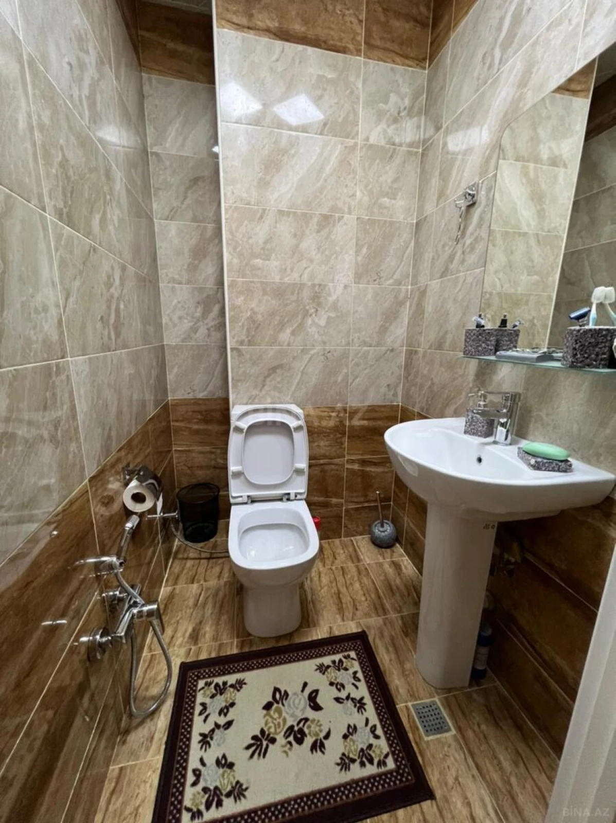 Satılır 3 otaqlı mənzil 130 m²
