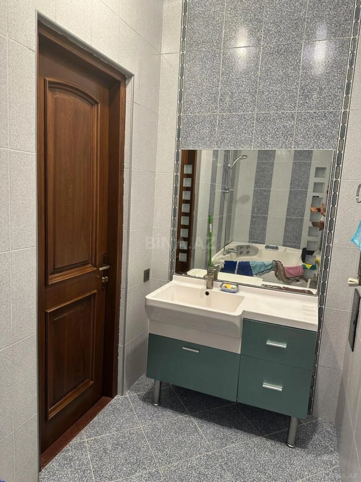 Satılır 2 otaqlı mənzil 99.8 m²
