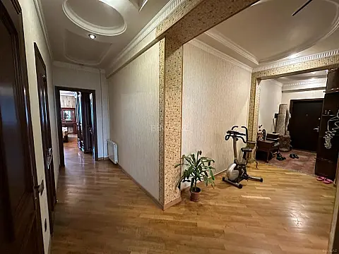 Satılır 2 otaqlı mənzil 99.8 m²