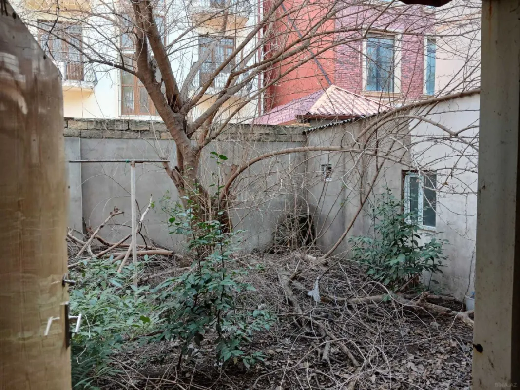 Kirayə verilir 12 otaqlı həyət evi 510 m²