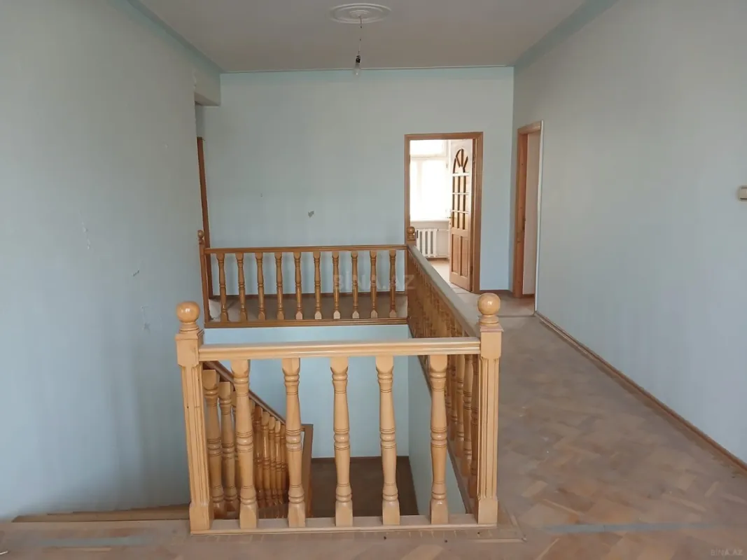 Kirayə verilir 12 otaqlı həyət evi 510 m²