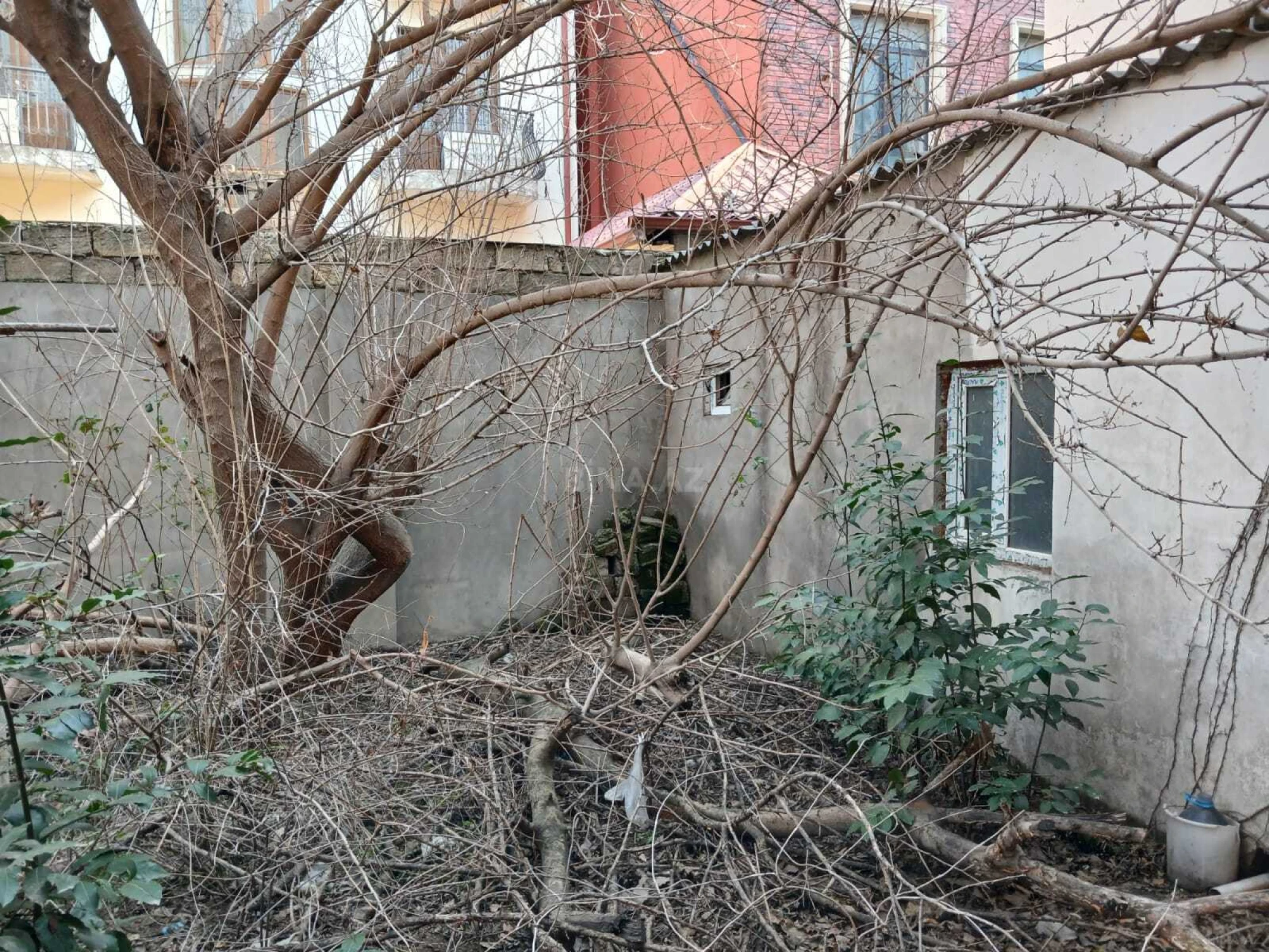 Kirayə verilir 12 otaqlı həyət evi 510 m²