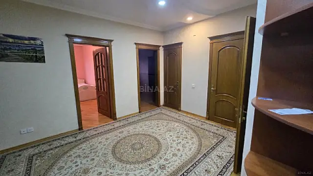 Satılır 3 otaqlı mənzil 155 m²