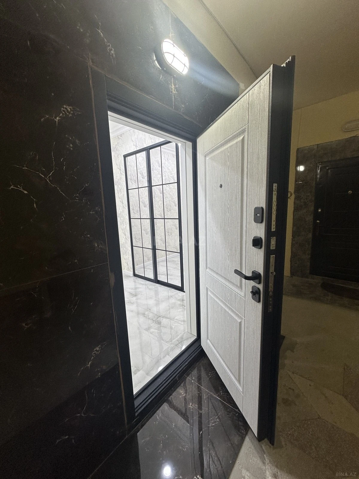 Satılır 2 otaqlı mənzil 56 m²