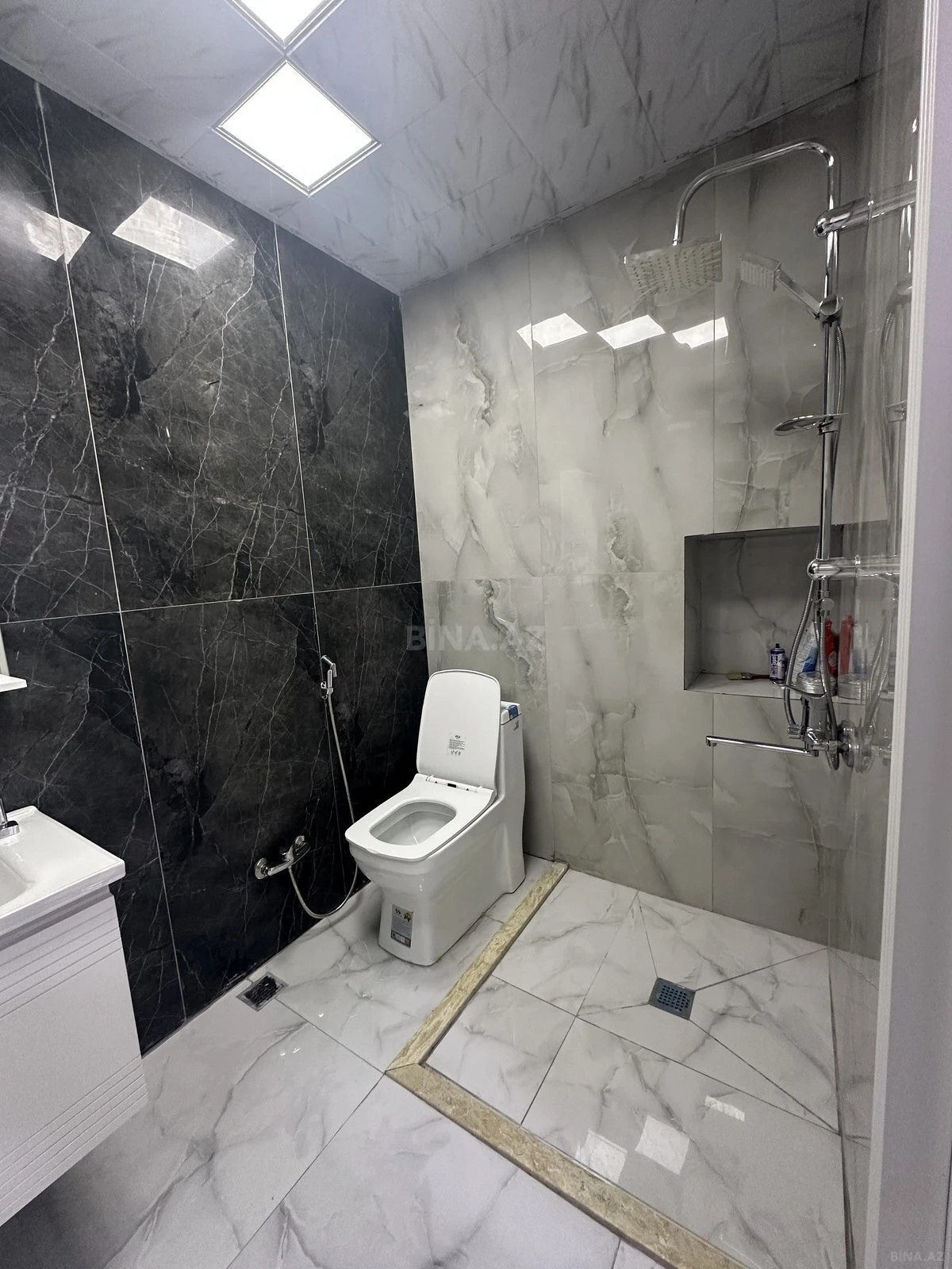 Satılır 2 otaqlı mənzil 56 m²