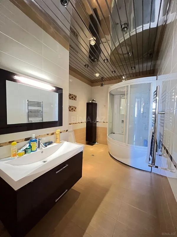 Satılır 3 otaqlı mənzil 130 m²