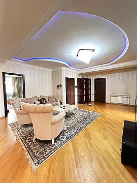 Satılır 3 otaqlı mənzil 130 m² — Bakı 3 otaq 130.00 m²