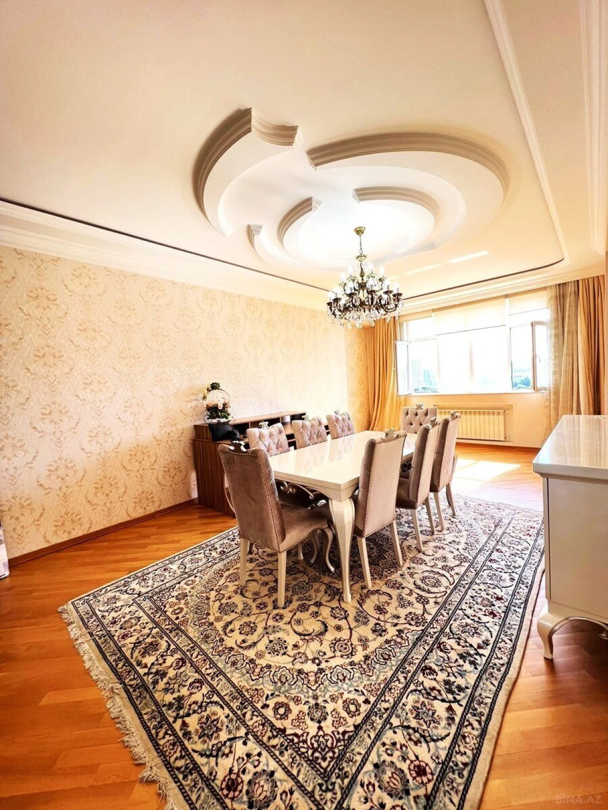 Satılır 3 otaqlı mənzil 130 m²