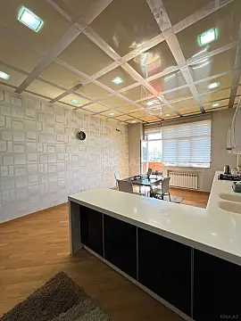 Satılır 3 otaqlı mənzil 130 m²