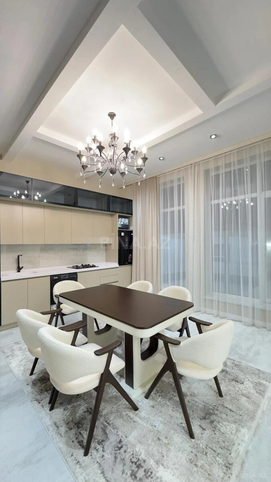 Satılır 5 otaqlı həyət evi 270 m²