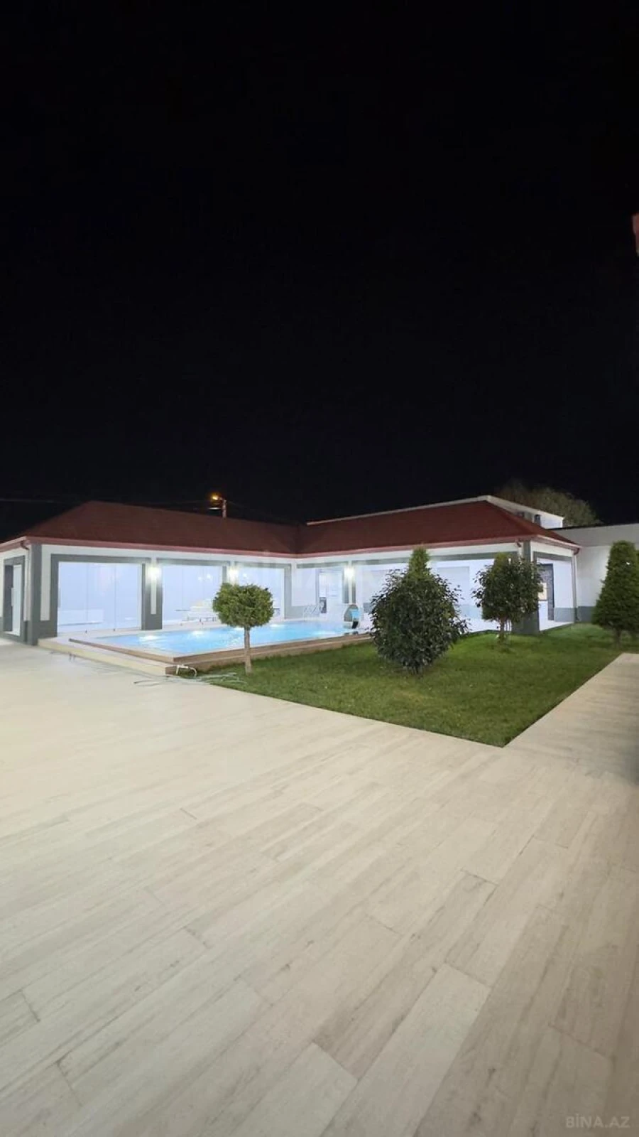 Satılır 5 otaqlı həyət evi 270 m²
