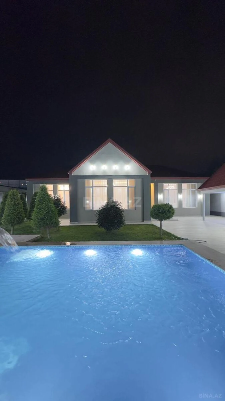 Satılır 5 otaqlı həyət evi 270 m²