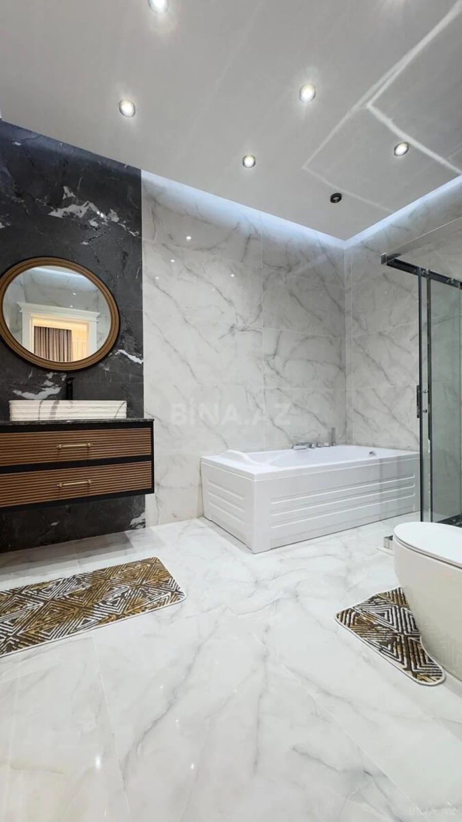 Satılır 5 otaqlı həyət evi 270 m²