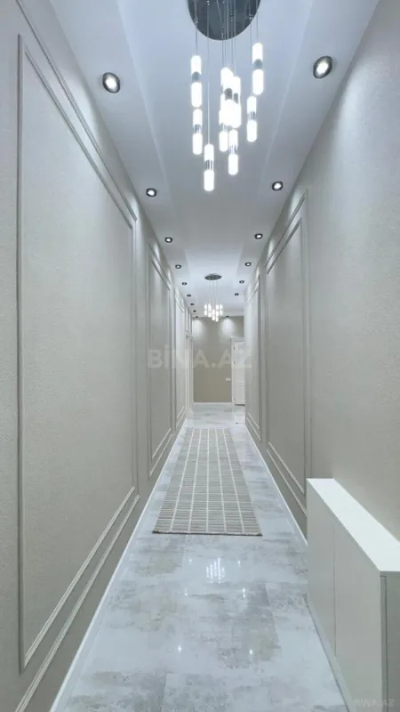 Satılır 5 otaqlı həyət evi 270 m²